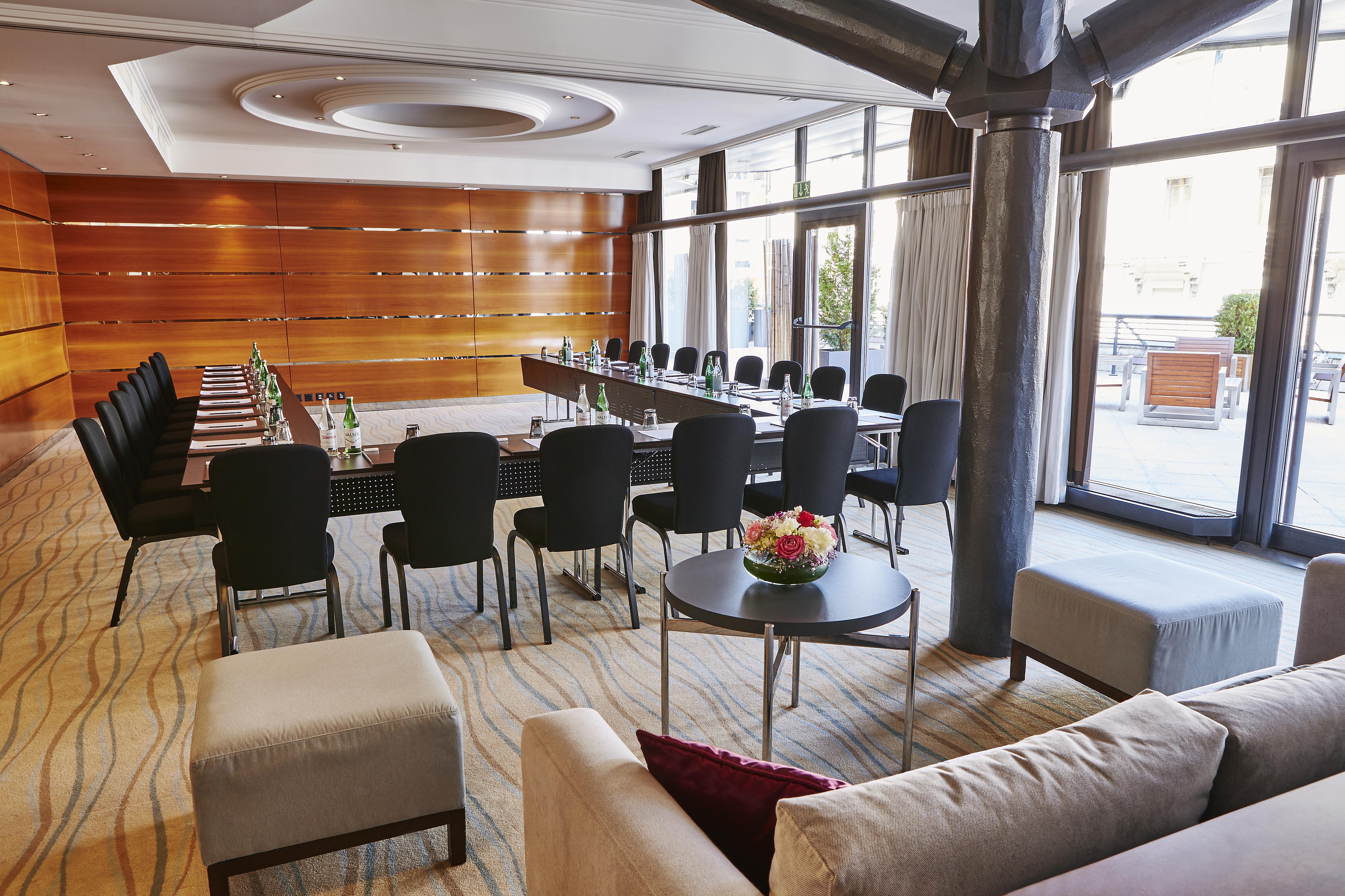 Fairmont Grand Hotel