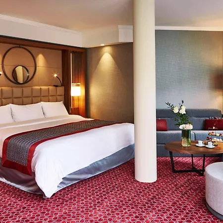 Fairmont Grand Hotel