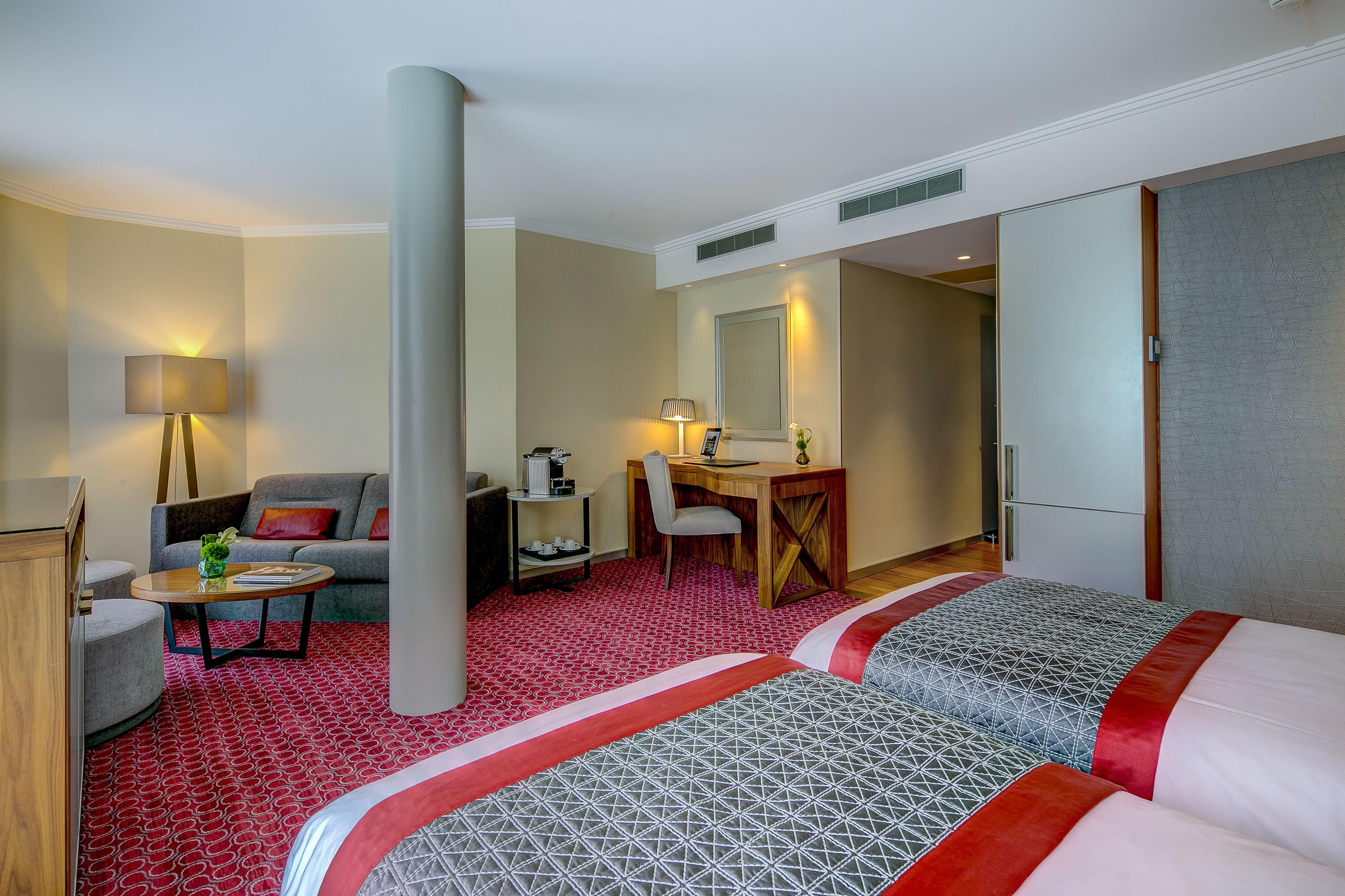 Fairmont Grand Hotel 5*