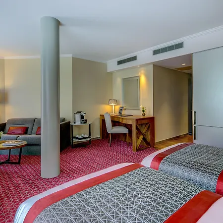 Fairmont Grand Hotel 5*